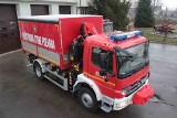 Malbork: Strażacy dostali dwa nowe samochody: gaśniczy i kwatermistrzowski
