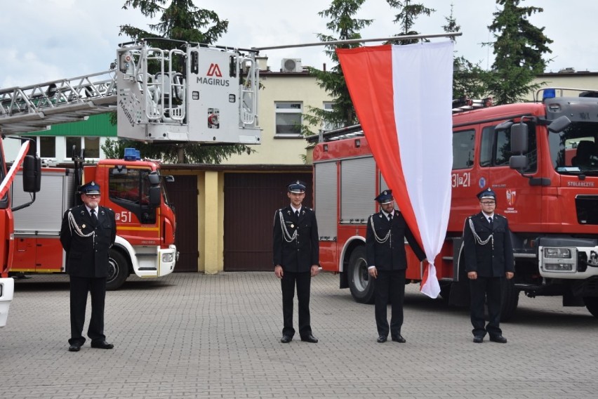Podnośnik hydrauliczny trafił do Ochotniczej Straży Pożarnej w Wągrowcu. Zobacz zdjęcia z uroczystości przekazania 