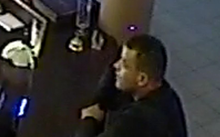 Tarnowska policja szuka mężczyzny, który ukradł pieniądze z restauracji „Radłowska”. Zobacz zdjęcia podejrzanego