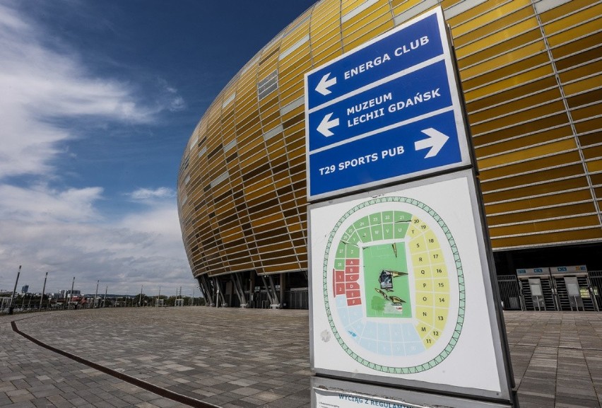 Przygotowania na stadionie i w jego sąsiedztwie do finału...