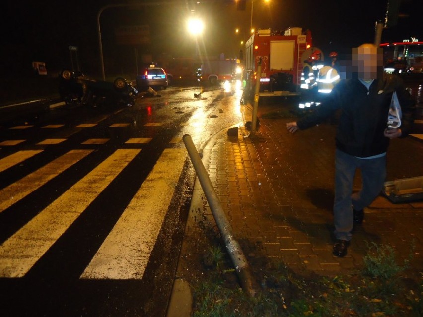 Wypadek w Jastrzębiu: dachowanie samochodu osobowego
