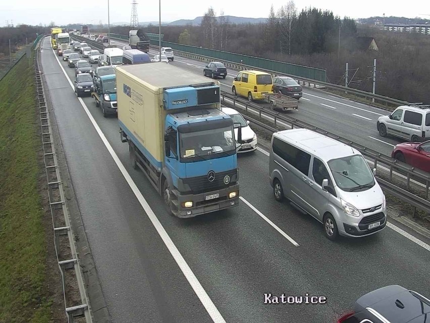 Wypadek na obwodnicy Krakowa. Duże utrudnienia na A4 [KRÓTKO]