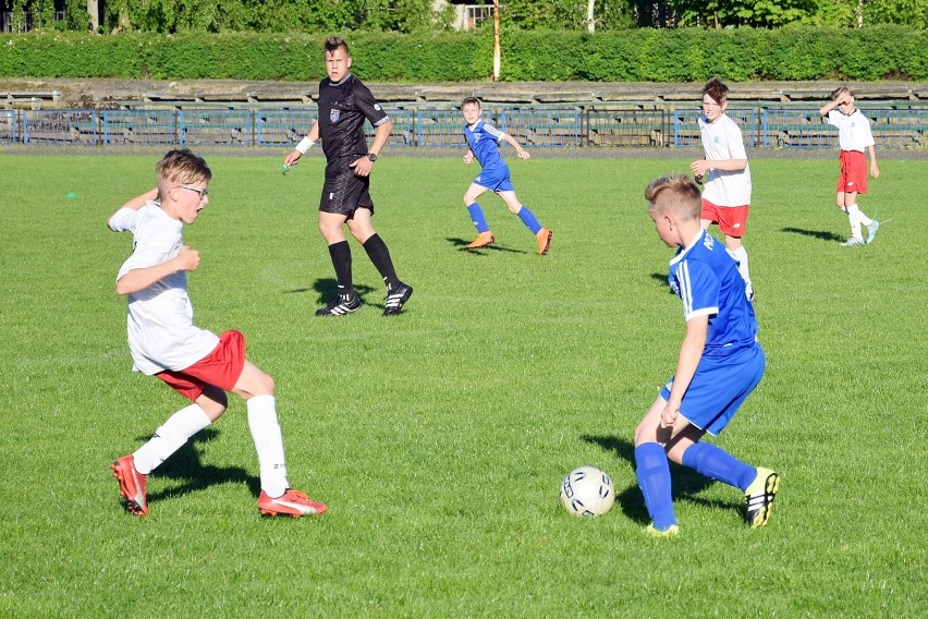 Piłka nożna: w „Lidze Europy” w derbach Piły młodzicy Soccer Stars pokonali Football Academy II. Zobacz zdjęcia