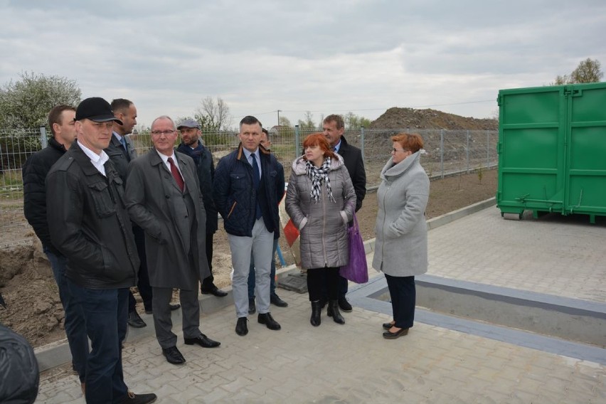 Radni z Koźmina Wlkp. obejrzeli infrastrukturę wodociągową i punkt zbiórki odpadów [ZDJĘCIA]