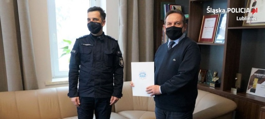 Burmistrz Lublińca przekazał policji "walizkę narkotykową". W czym może ona pomóc? 