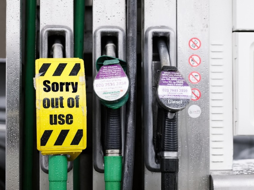 Rekordowo wysokie ceny paliw na stacjach benzynowych w Śląskiem. Kiedy za litr benzyny zapłacimy 6 zł?