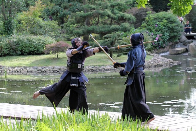 Pokaz Kendo w Ogrodzie Japońskim