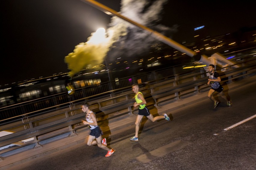 adidas Runners x Warsaw Night Mile. W Warszawie odbył się nocny bieg przez Most Świętokrzyski [ZDJĘCIA]