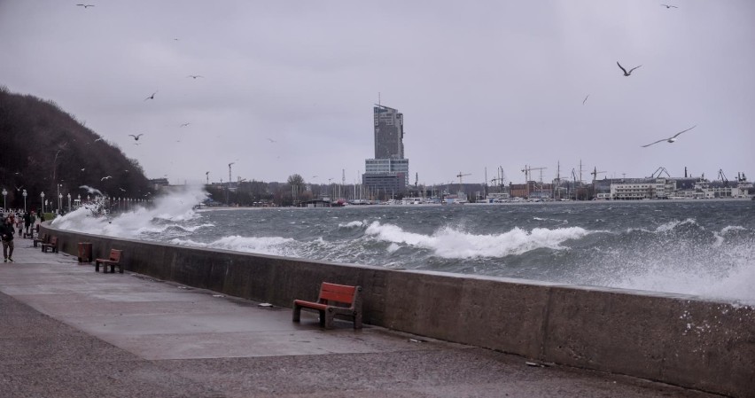 Sztorm na Bałtyku. Gdynia