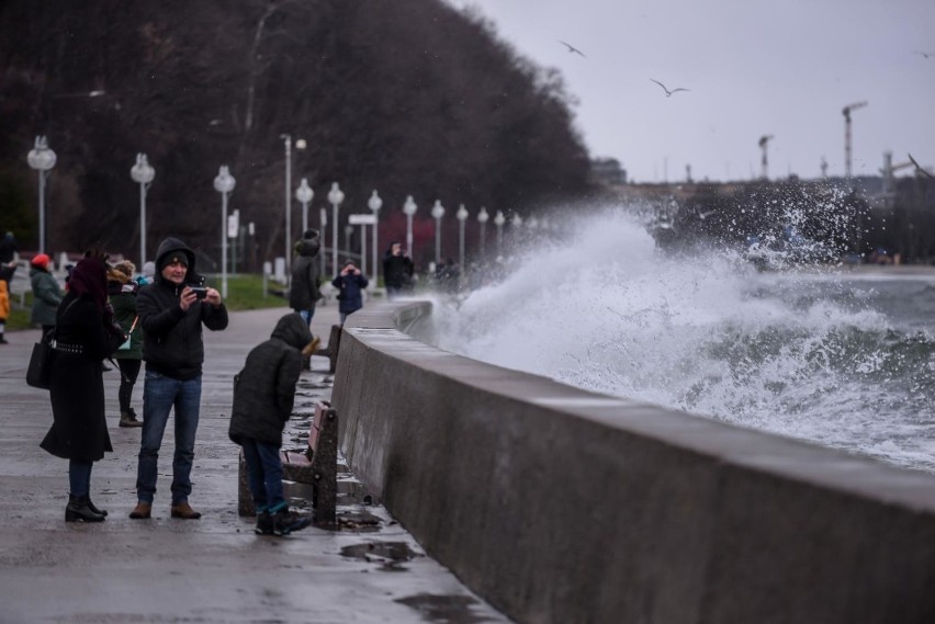 Sztorm na Bałtyku. Gdynia