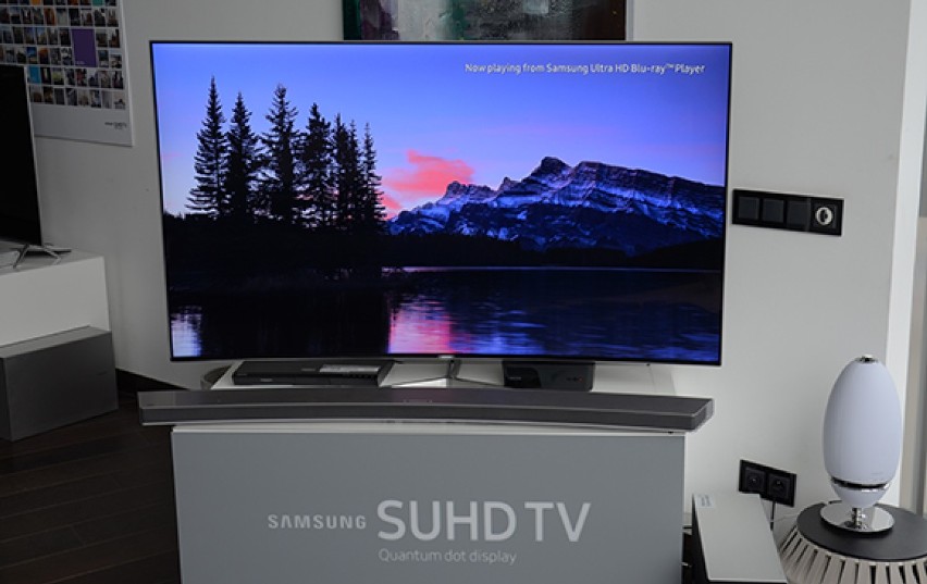 Kwantowe kropki i oko ćmy - technologie w telewizorach SUHD Samsunga