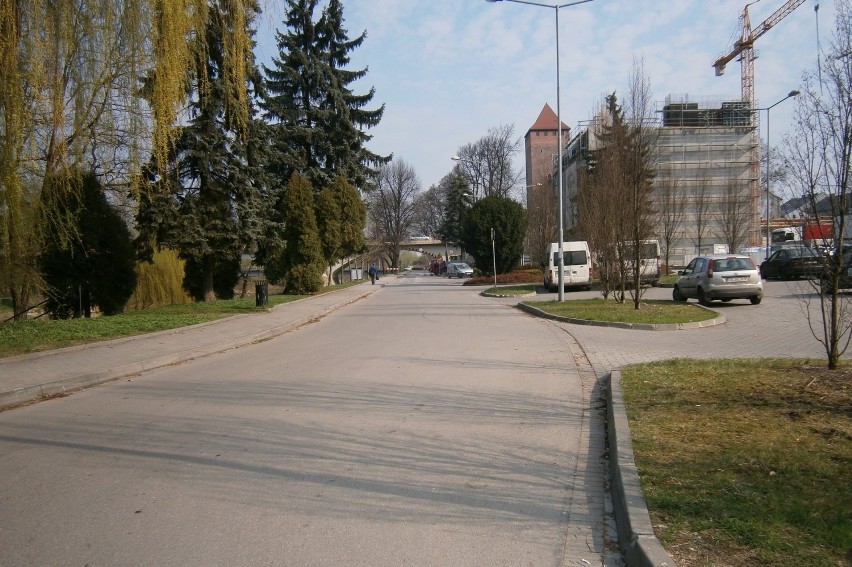 Oświęcim. Parking na Bulwarach opustoszał