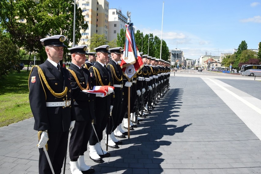 Gdynia oddała hołd uczestnikom misji pokojowych i weteranom wojen. Uroczystości pod pomnikiem Polski Morskiej