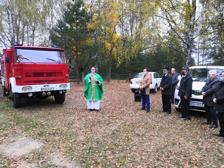 Druhowie z OSP w Zelwie otrzymali pierwszy samochód gaśniczy [Zdjęcia]