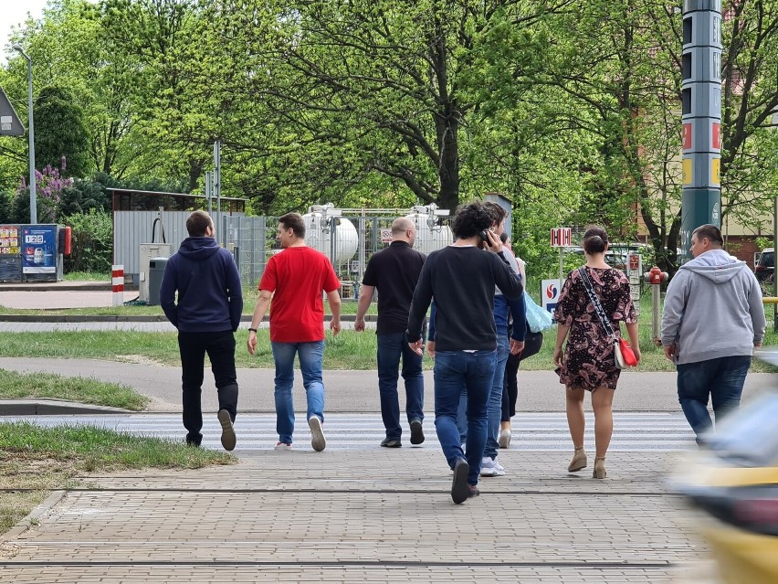 Karetka ratowała jedno życie, a drugie odebrała. Dramat na ul. Kościuszki w Toruniu