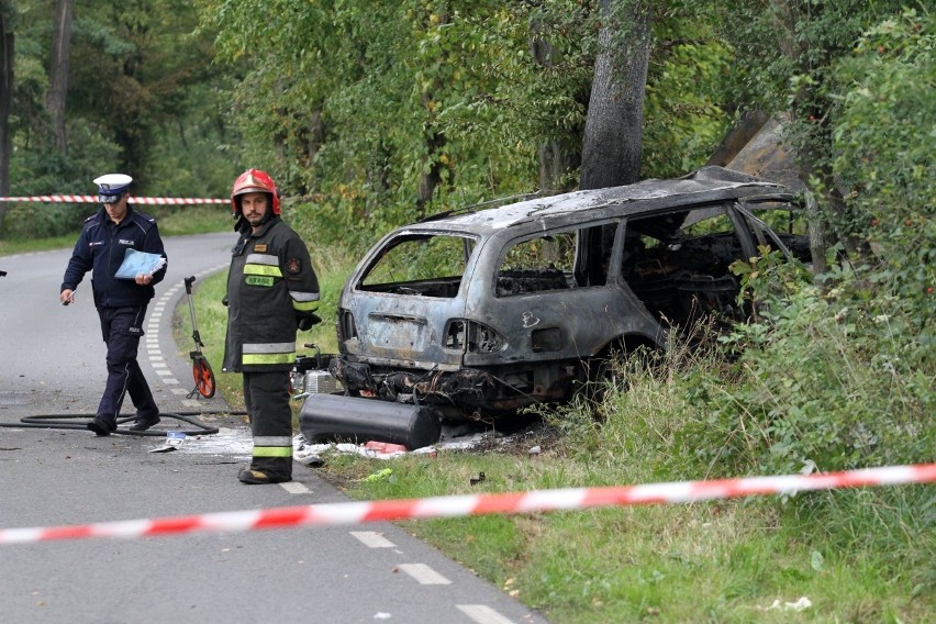 Wrocław: Tragedia przy Wilczyckiej. Spłonął kierowca (ZDJĘCIA)