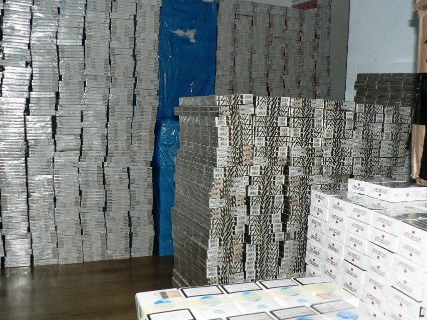 Świdnik: Papierosowa kontrabanda w skrytce iveco (FOTO, WIDEO)