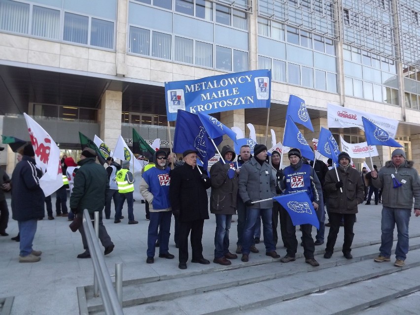 Związkowcy z Mahle protestowali w Poznaniu (ZDJĘCIA)