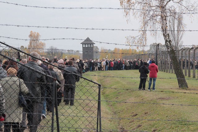 Początki drogi krzyżowej na terenie KL Auschwitz II - Birkenau sięgają pierwszej pielgrzymki Jana Pawła II do ojczyzny. Fot. Bogusław Sobczak