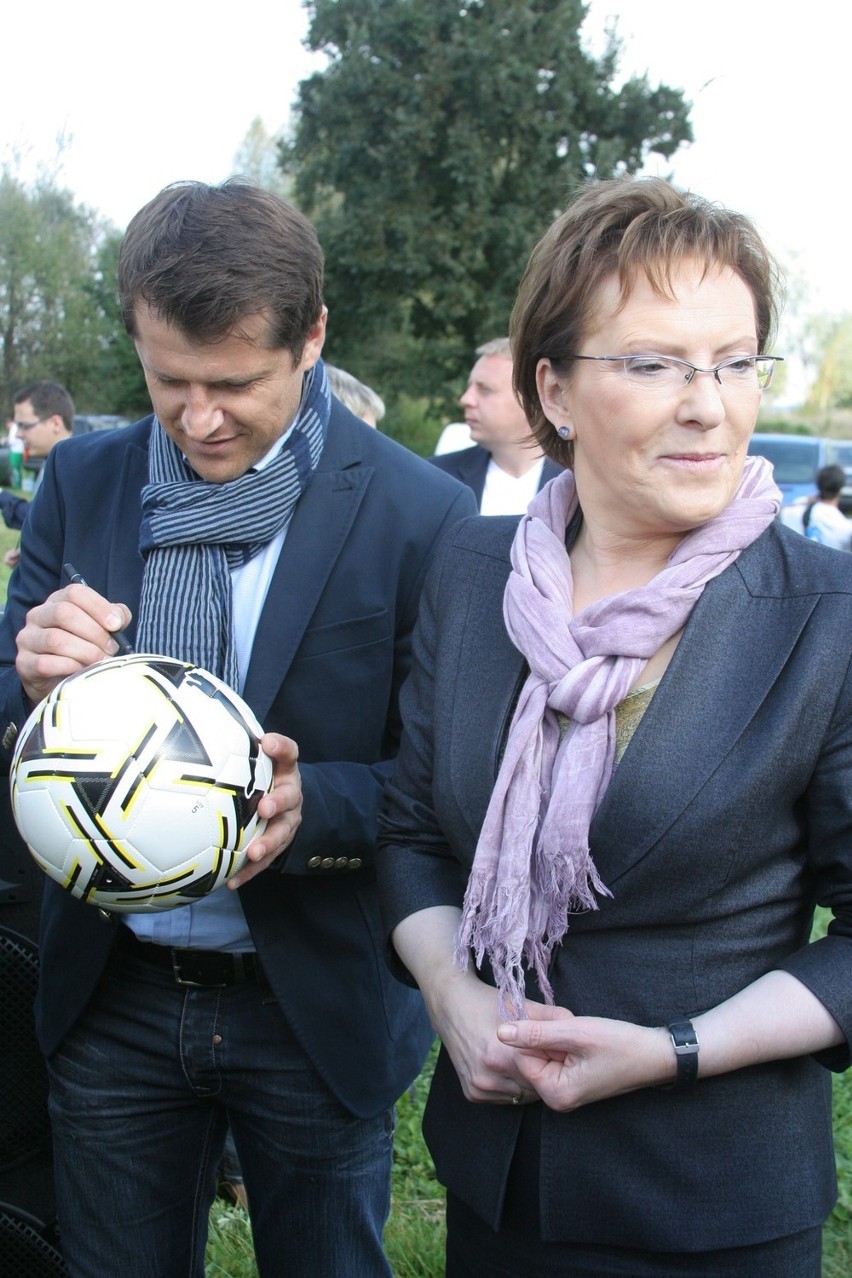 Zagrali charytatywny mecz, by zebrać pieniądze dla szkoły w Kazimierzu (zdjęcia)
