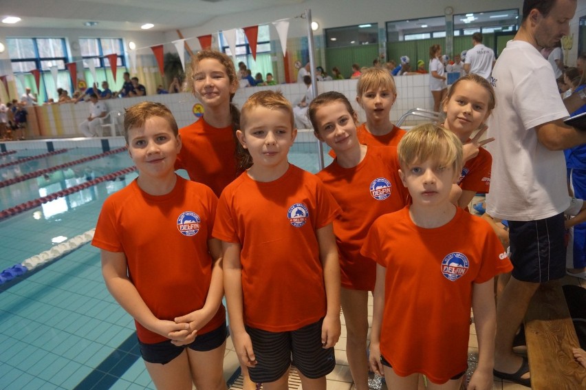 Dobry występ najmłodszych pływaków z Gdyni na zawodach w Lęborku [zdjęcia]