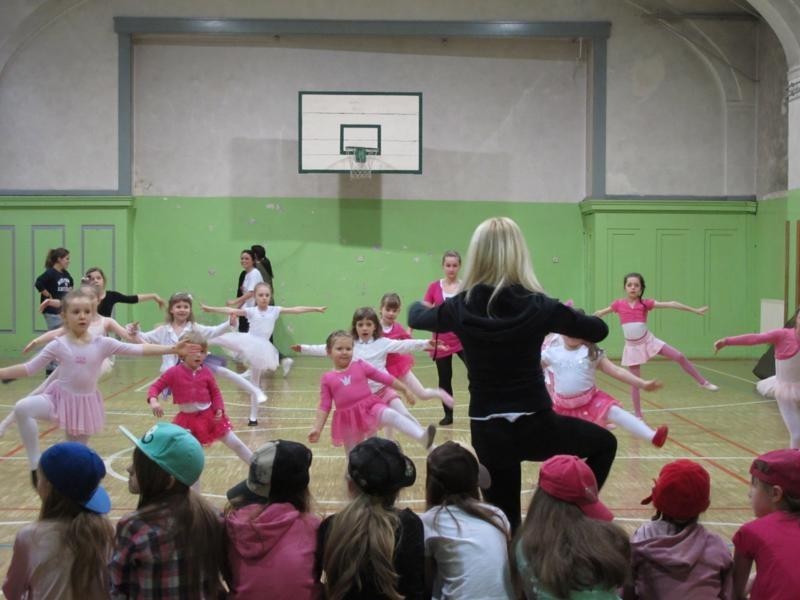 Wałbrzych: Występy dzieci Demi Dance School (ZDJĘCIA)
