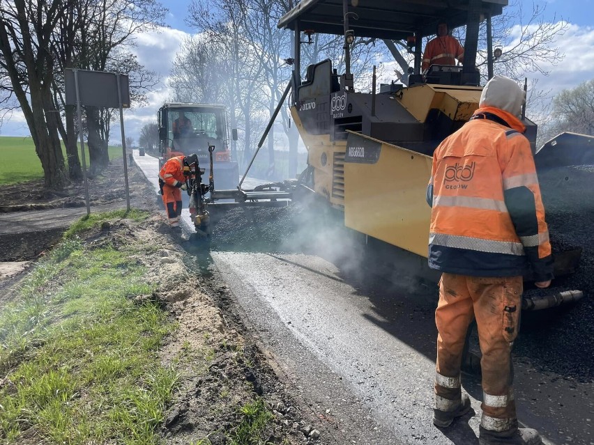 Według zapowiedzi wykonawcy, droga ma być otwarta dla ruchu...