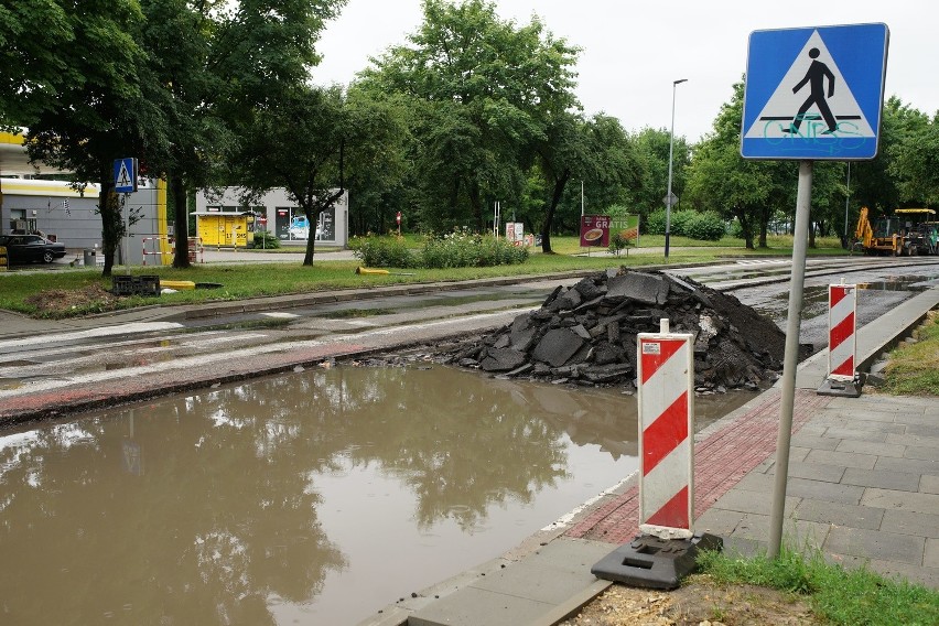 Wiślicka w Krakowie jest remontowana, utrudnienia potrwają...