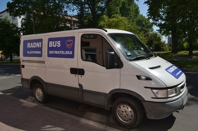 Częstochowa: Radni PO jeżdżą po mieście specjalnym busem i zbierają opinie mieszkańców