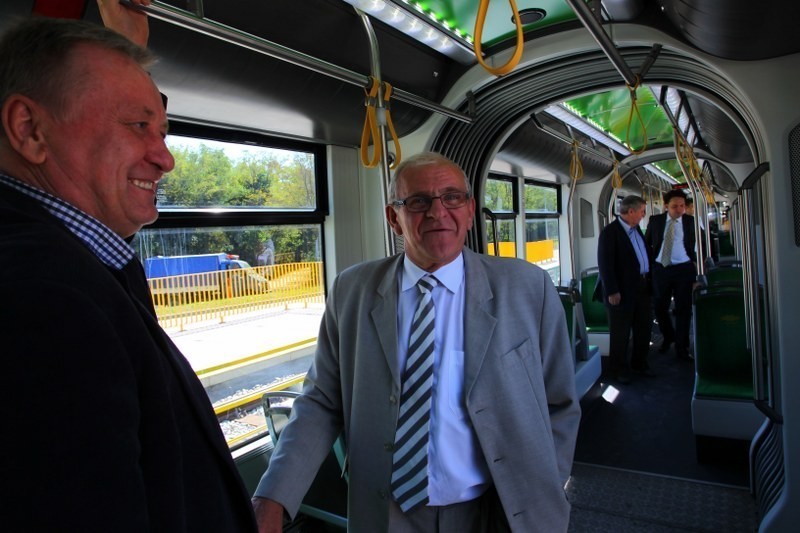 Prezydent Ryszard Grobelny odbył próbny przejazd tramwajem...