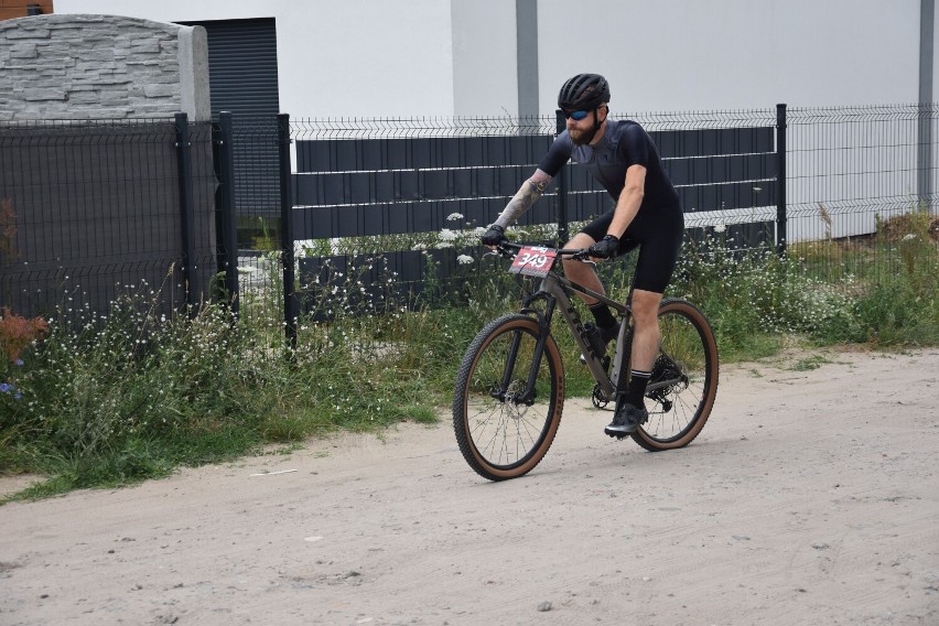 Solid MTB Dąbrowa. Miłośnicy kolarstwa górskiego ścigali się w okolicach Śremu [zdjęcia]