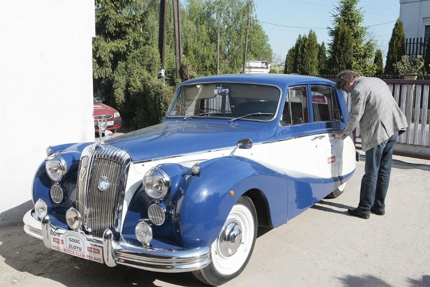 Daimler hooper empress z 1957 roku trafił do Poznania z...