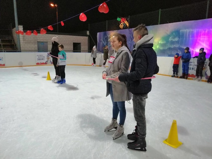 Walentynki na zakończenie sezonu na lodowisku w Radomsku [ZDJĘCIA]