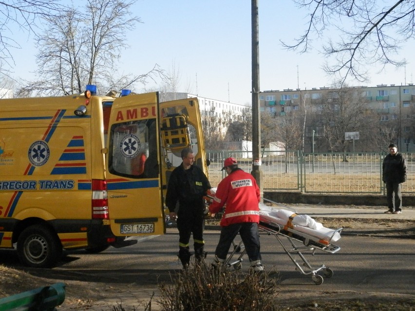 Syn wezwał straż pożarną oraz pogotowie kiedy matka nie...