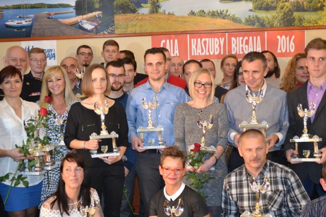 Gala wręczenia nagród i podsumowania tegorocznej edycji Kaszuby Biegają odbyła sie 25 listopada w Żukowie.