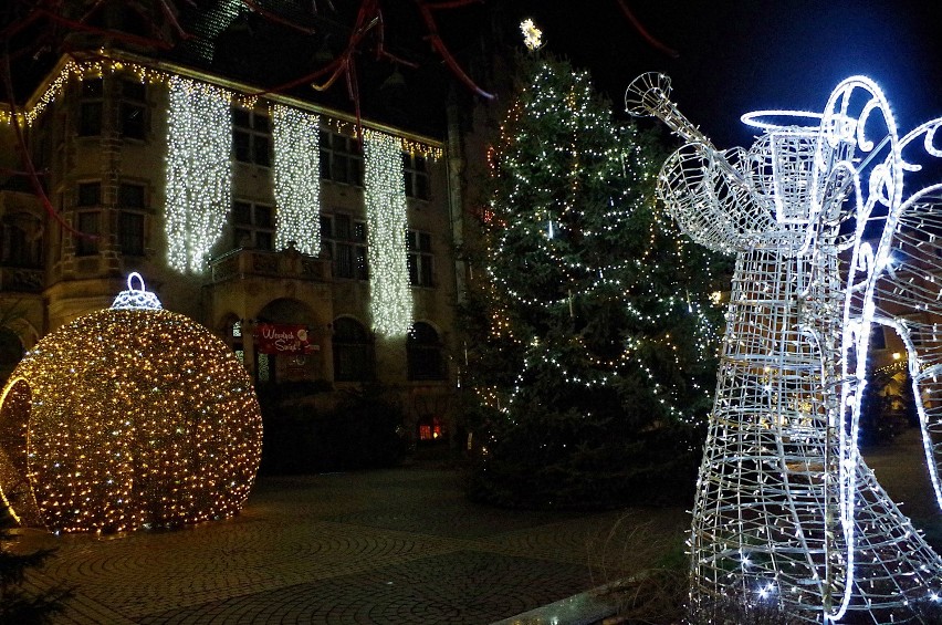 Świąteczna iluminacja Jawora wygląda olśniewająco! [ZDJĘCIA]