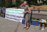 Malbork. Akcja przeciwko Elektrowni Północ. Aktywiści na pl. Jagiellończyka