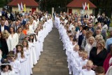 Pierwsze Komunie Święte w Olkuszu. To dla nich wyjątkowy dzień! Ponad 70 dzieci pierwszokomunijnych w kościele św. Maksymiliana. Zdjęcia