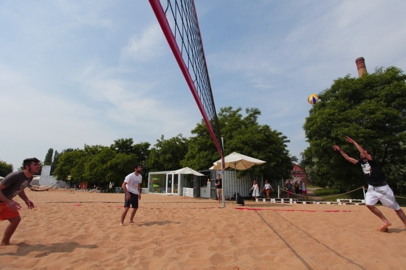 "Siatkarski koniec sesji" na plaży miejskiej