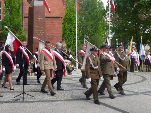 Rocznica zakończenia wojny w Chodzieży: Obchody pod pomnikiem [FOTO]