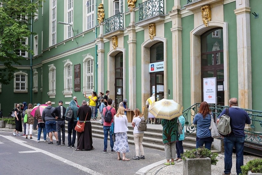 Kolejki do UM w Szczecinie