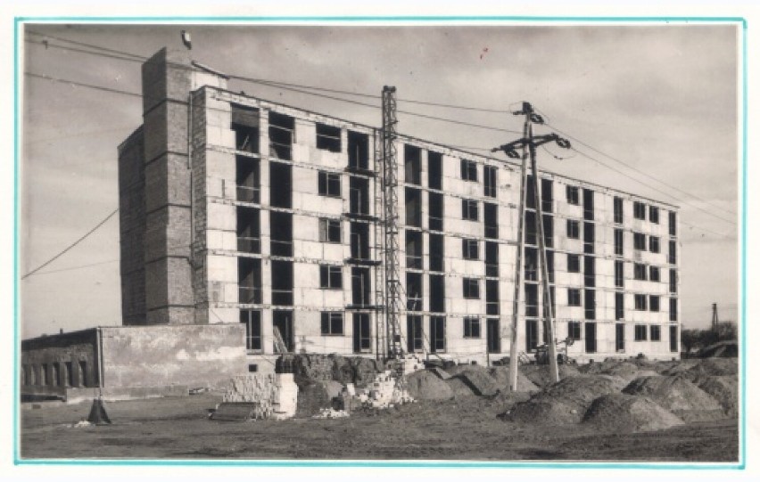 Lata 70. Budowa bloku mieszkalnego na Osiedlu Słowackiego w...