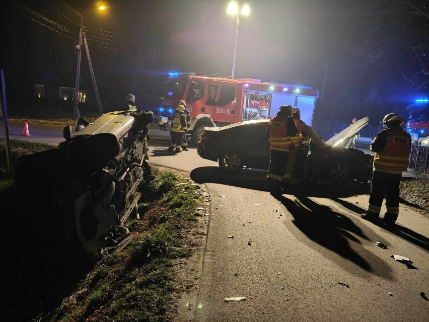 Groźny wypadek na drodze pod Tarnowem. W zderzeniu dwóch samochodów w Zaczarniu ranna została jedna osoba