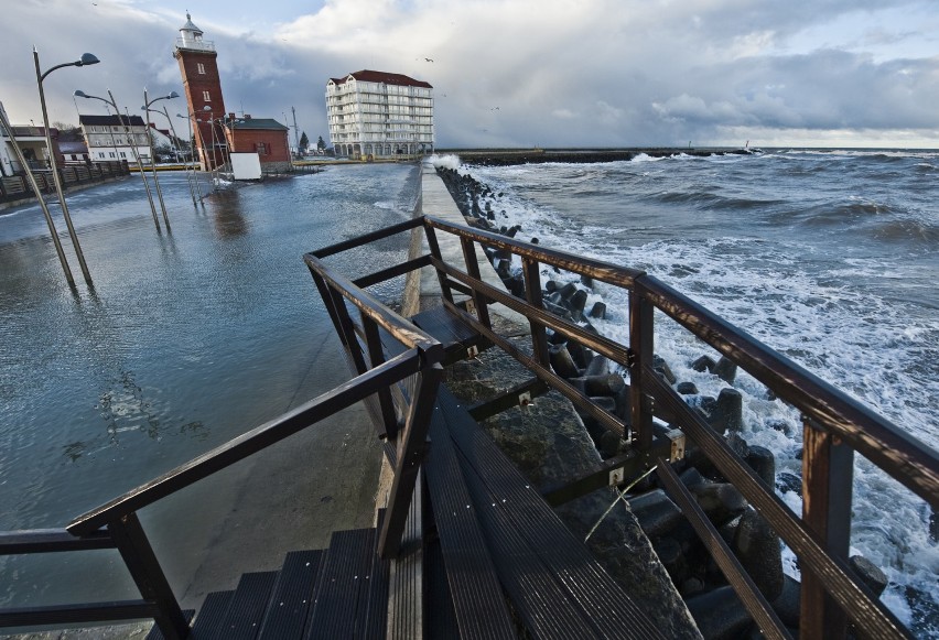 Trwający przez kilka dni sztorm na Bałtyku spowodował wiele...