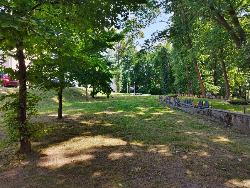 Nowy Sącz. Przy szpitalu powstanie park, w którym pacjenci będą mogli odpocząć. Podpisano umowę z wykonawcą