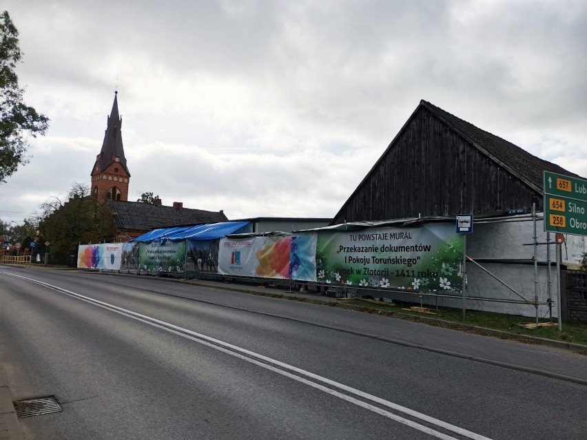 W Złotorii pod Toruniem powstaje mural. Jego uroczyste...