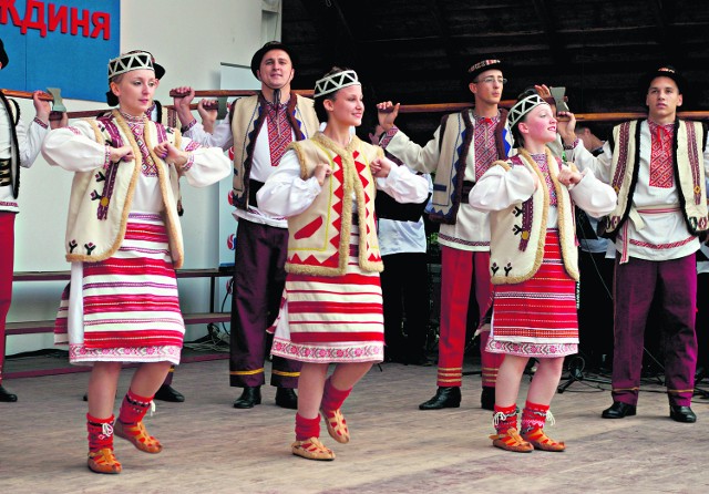 Na scenie festiwalowej zaprezentowało się kilkuset łemkowskich wykonawców z kilku krajów