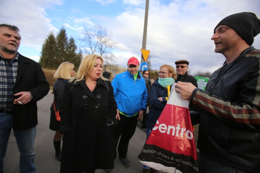 Protest mieszkańców przeciwko wycince drzew na Górze Hugona