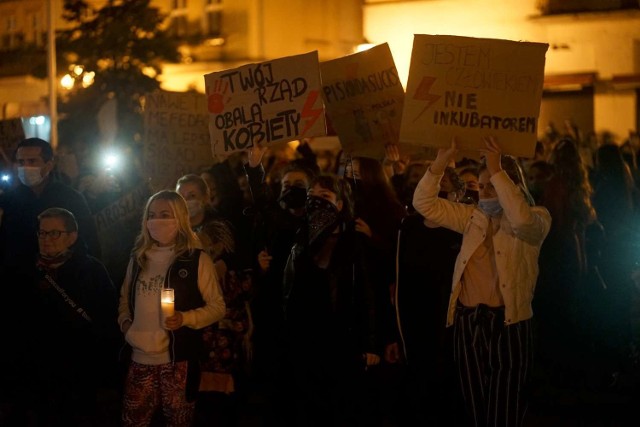 Protest w Kaliszu przeciw zaostrzeniu prawa aborcyjnego