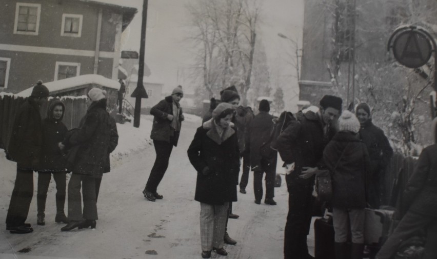 Zimowiska, biwaki i zwykłe szkolne życie w pleszewskim liceum pod koniec lat 50. i na początku 70.